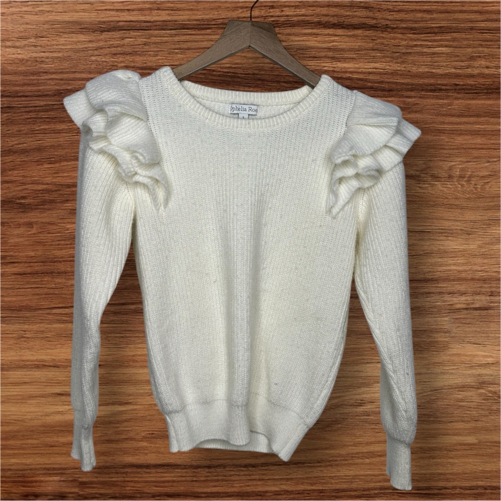 Ruffled sleeves white cream sweater